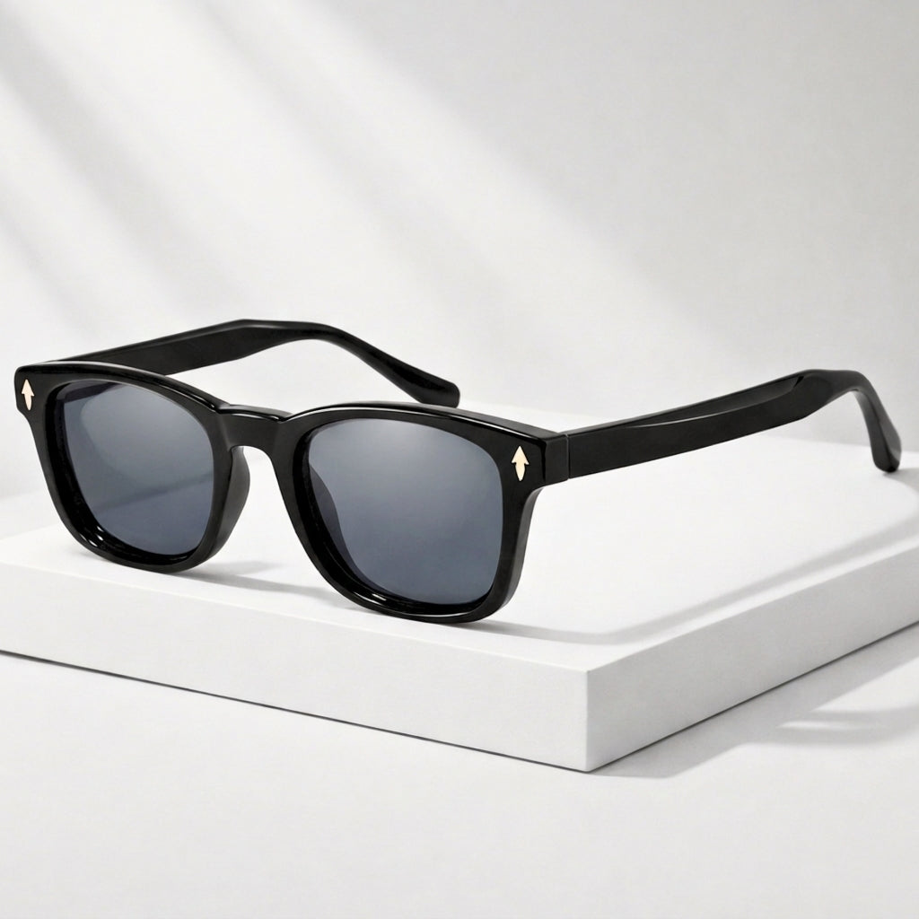 Black Frame / Dark Grey Lens